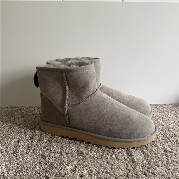 *NEVER WORN* UGG Classic Mini II Gray Suede Boots with Tan Sole - Picture 1 of 6